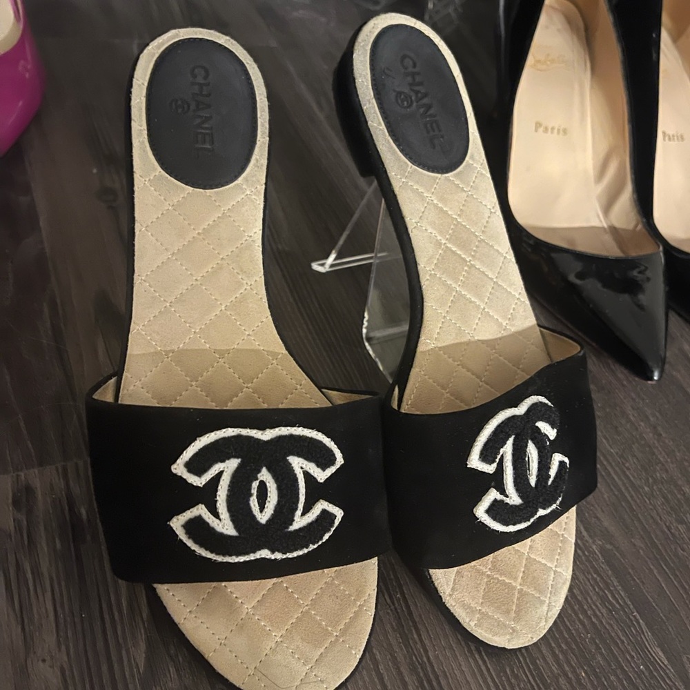 Rare CHANEL Interlocking CC Black Leather Open Toe Slides / Mules / 38 - Picture 5 of 9